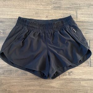 Lululemon Tracker Short EUC size 12